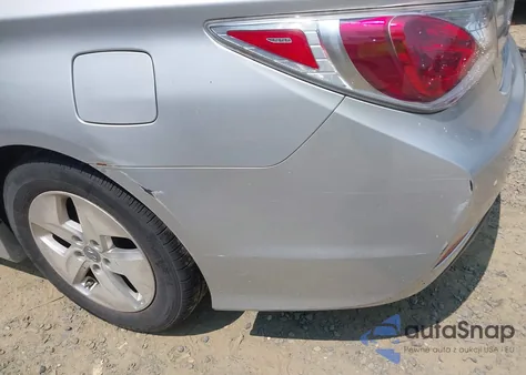 2011 Hyundai Sonata Hybrid z USA, uszkodzony, nr VIN KMHEC4A48BA017708